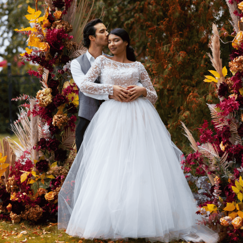 front-view-couple-posing-wedding